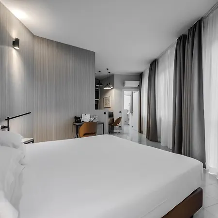 Hotiday Hotel